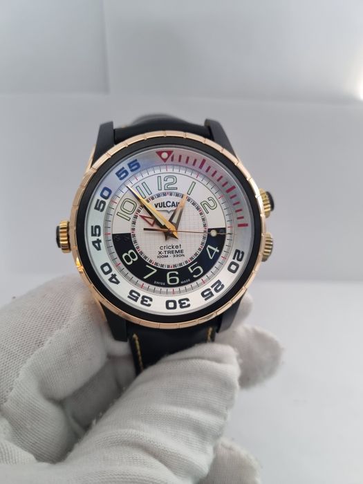 Золотые часы Vulcain X-Treme GMT 105924.159