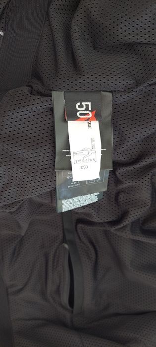 Casaco Dainese Dolomiti Gore-Tex (inclui proteção dorsal)