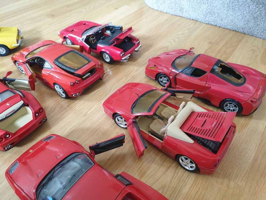 1:18 ferarri машинки модели 1/18