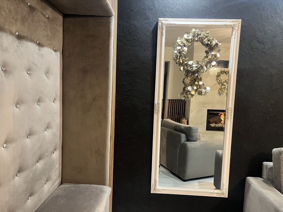 Arkadia blisko jeziora i lasu