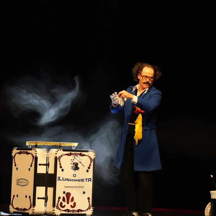 Magia cómica/Comédia absurda/Espetáculo visual