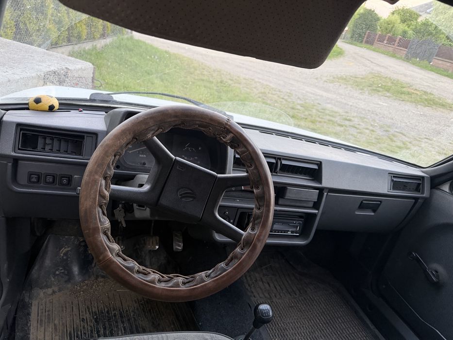 ЗАЗ 1102 в хорошому технічному стані