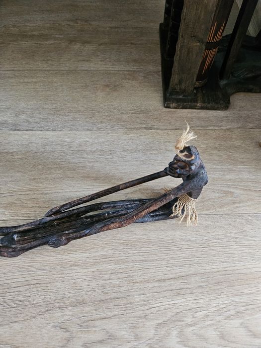 Rzeźba Drzewo Afryka stojak na CD