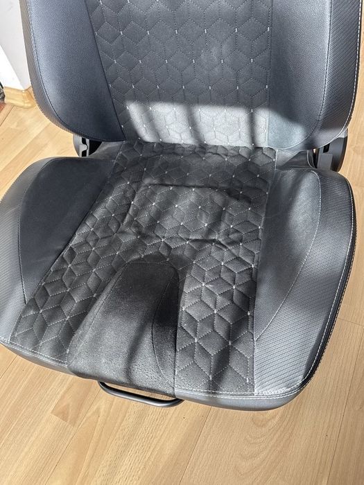 Fotel  GT Omega RS12 Carbon