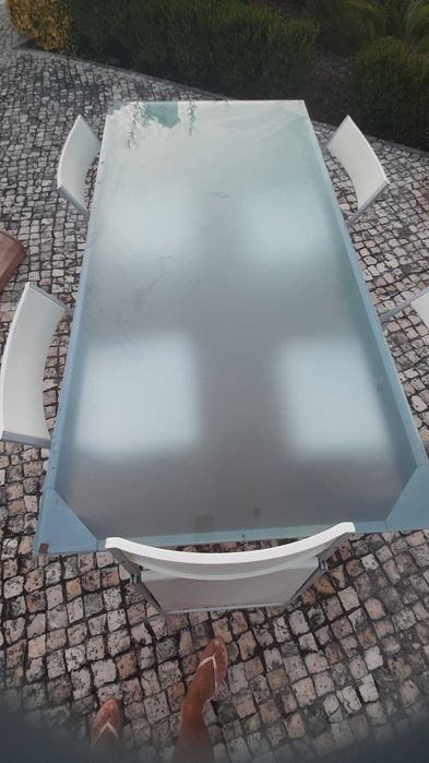 Mesa cozinha/sala e 5 cadeiras