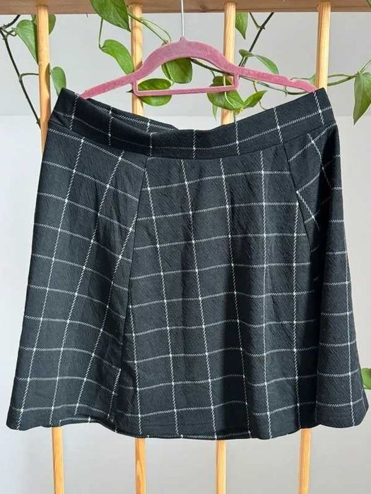Czarno‑biała spódnica w kratę | uniwersalna | użyta kilka razy