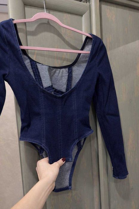 Трендовий джинсовий топ від Bershka. Розмір XS.