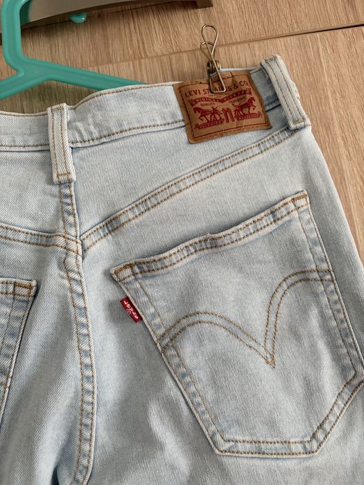 Levi’s ribcage straight ankle 29/29