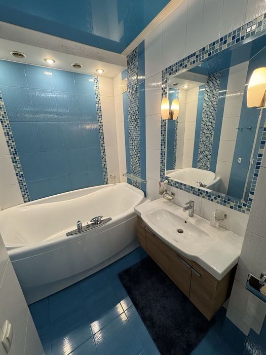 ЦЕНТР продам 3кімнатну квартиру 64 м² вул. Воскресенська