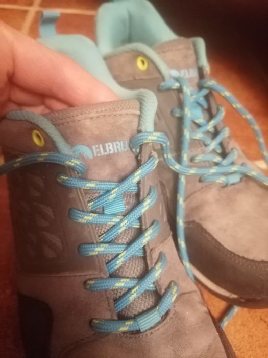 Buty sportowe Elbrus, skóra r. 38