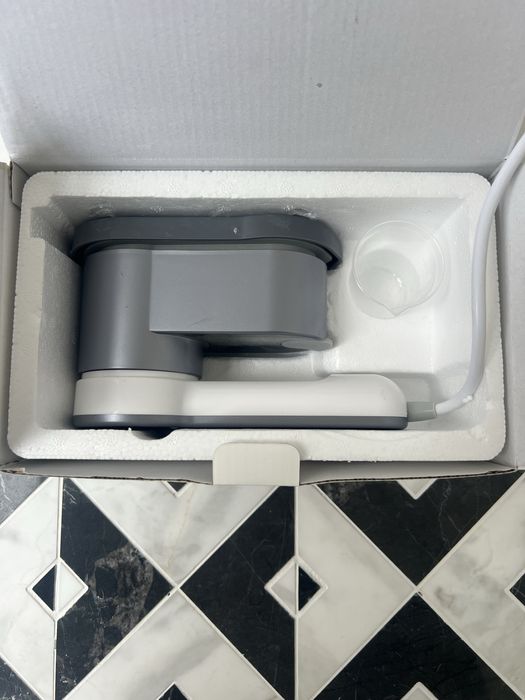 Kompaktowe mini żelazko parowe do podróży stan idealny użyte tylko raz