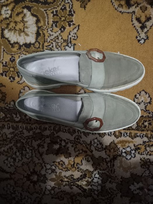 Кросівки і жіночі 41 розміру