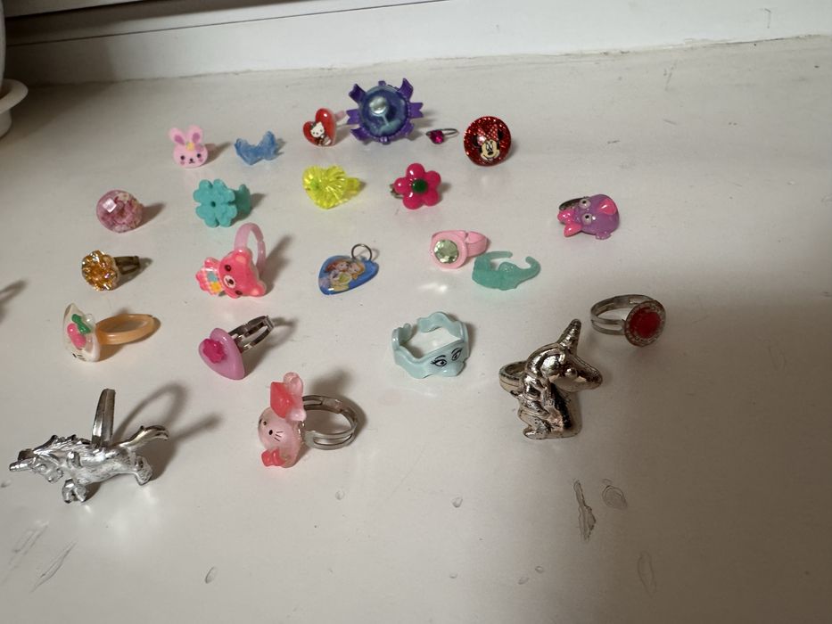 Аксесуари для дівчаток.