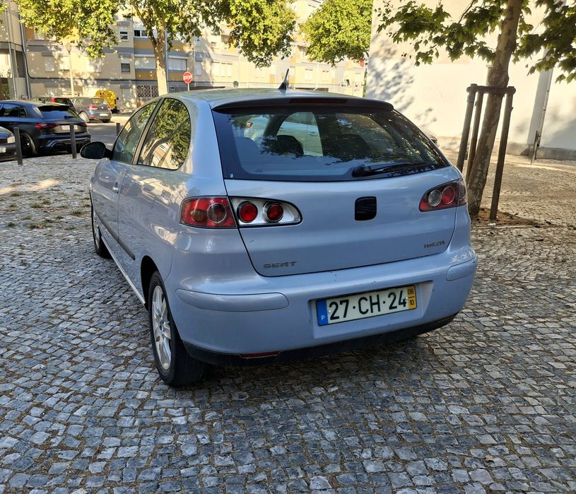 Seat Ibiza 1.2i 12v C/AC Nacional 06
