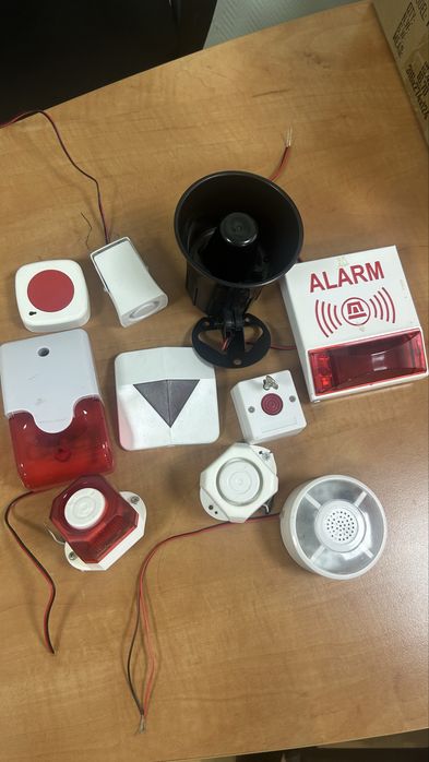 Сирени та тривожні кнопки для охоронноі сигналізаціі