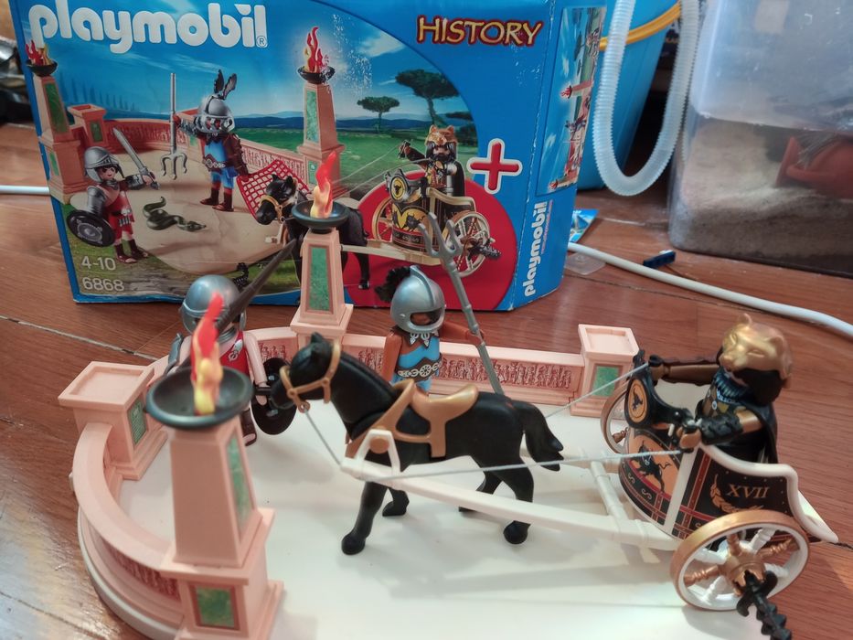 Conjunto de figuras Playmobil History com guerreiros e cavalo