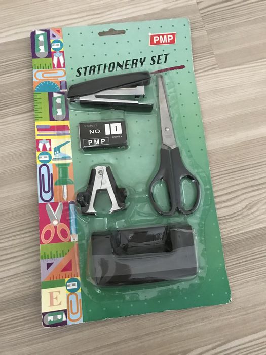 Продаётся канцелярский набор