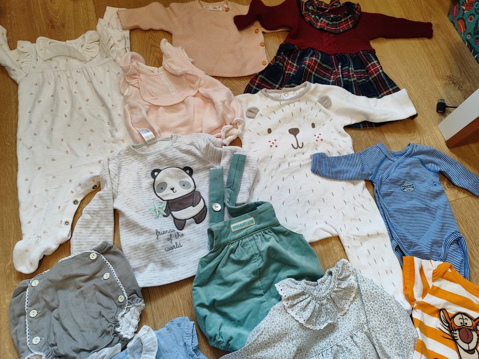 Roupa de bebé, várias marcas 12€