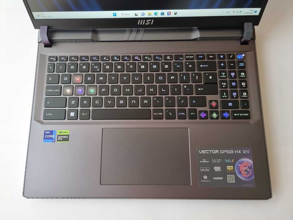 MSI Vector 16 HX 2023 I9 13980HX/RTX 4080/RAM 16GB/SSD 512GB/QHD 240Hz
