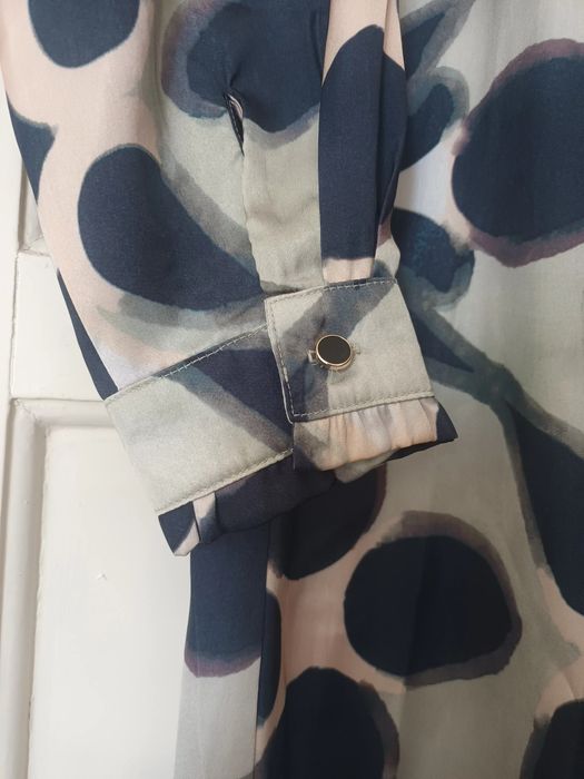 Vestido manga comprida. Tecido viscoso, boa qualidade