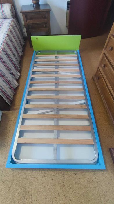 Cama de Solteiro Espaço Reduzido (83 x 185) + Estrado e Colchão + movel ikea