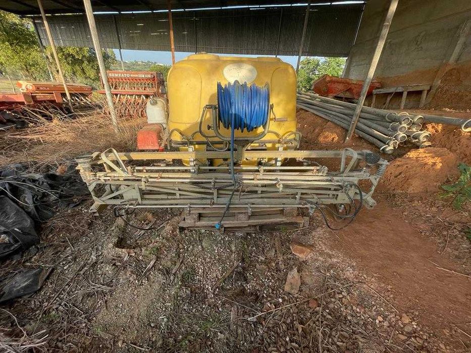 Alfaias: Tubos para Rega e Pulverizador 800L