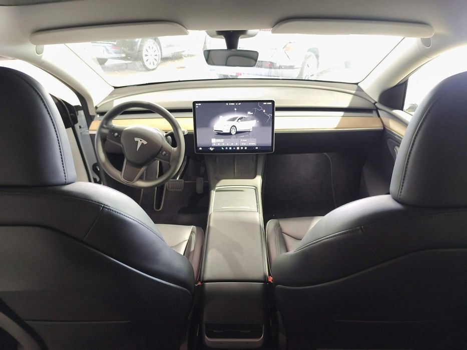 Tesla Model Y RWD
