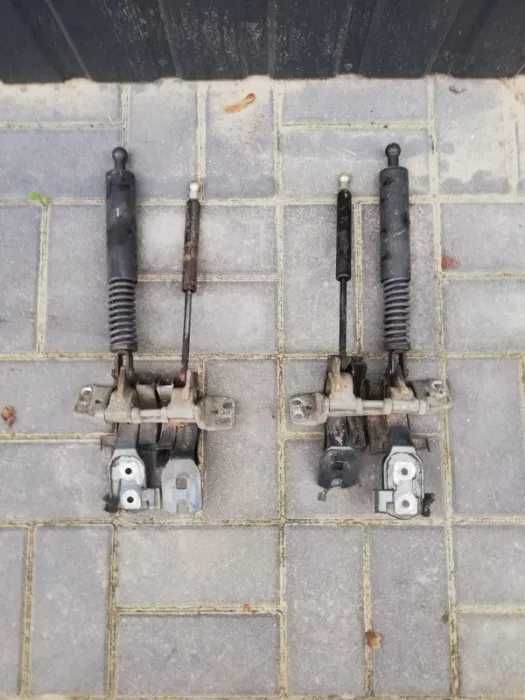 Zawias amortyzator, sprężyna tylnej klapy, tył BMW E39 kombi touring