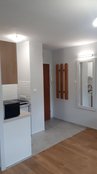 Sprzedam umeblowaną kawalerkę w Jeleniej Górze