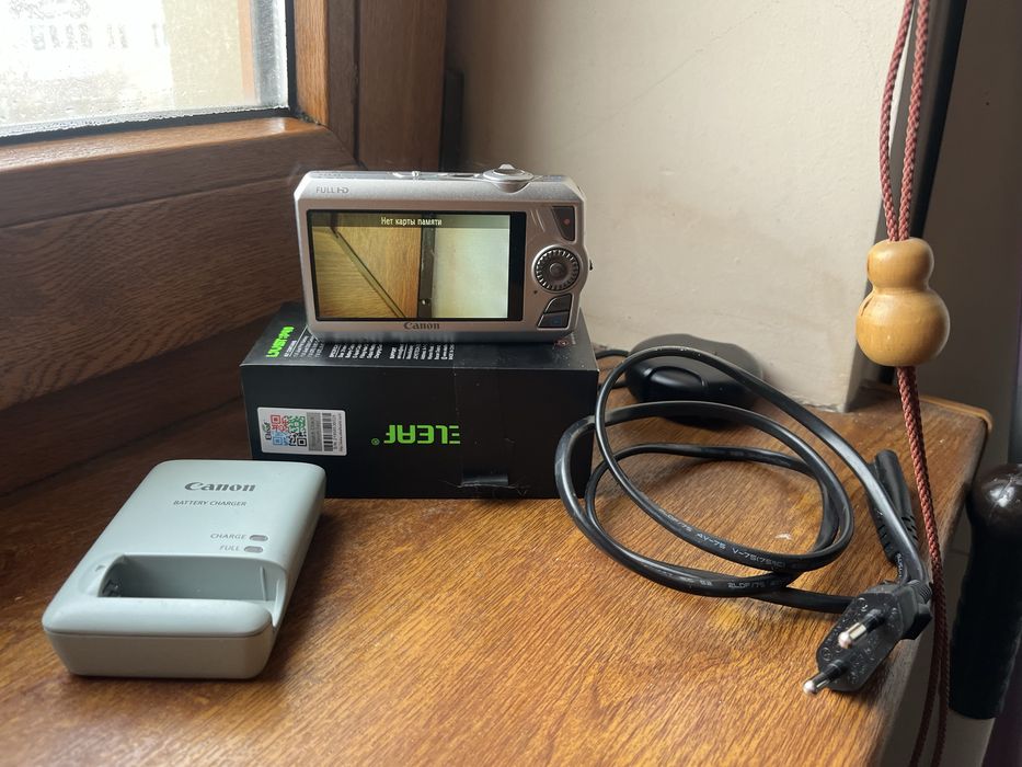 Фотоапарат Canon IXUS1000HS стан гарний  є зарядне .