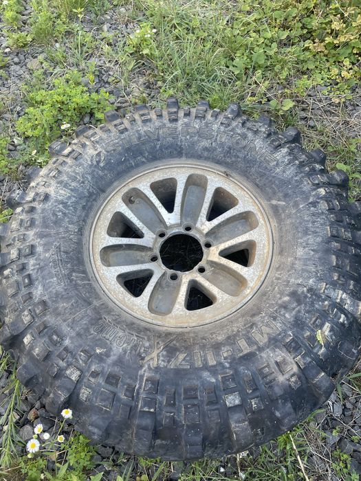 Продам диски на паджеро 4 шт дисків і 2 шт ризини