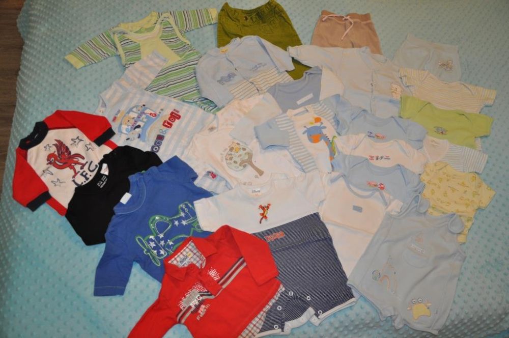 Paka ubranek dla chłopca r. 62 cm H&M Disney George Liverpool LFC