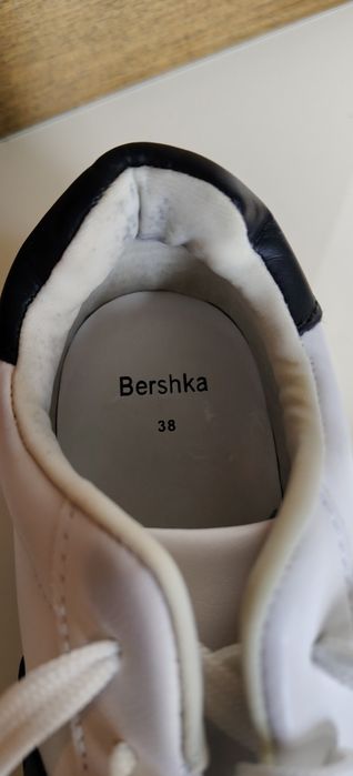 Sneakersy Bershka na platformie
