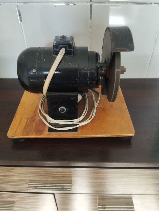 Заточной станок самодельный.