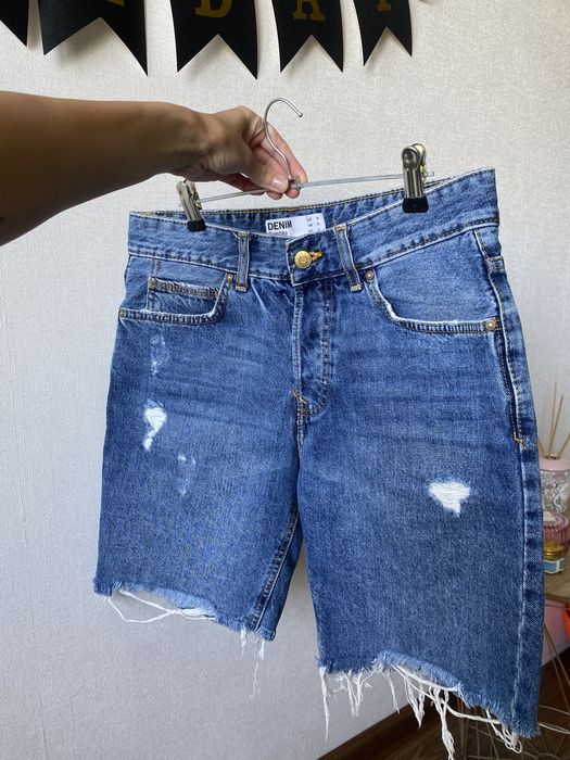 Чоловічі джинсові шорти Bershka