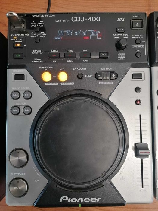 Pioneer CDJ 400 - Um a 100% outro para peças ou reparação