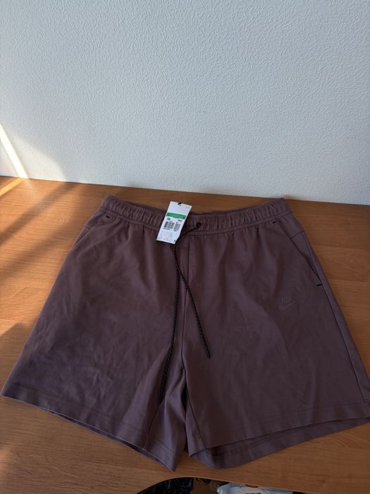 Новые ОРИГИНАЛ оригінал шорты Nike найк Tech Fleece Essential