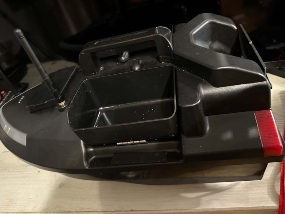 Łódka zanętową Flytec V020 Gps