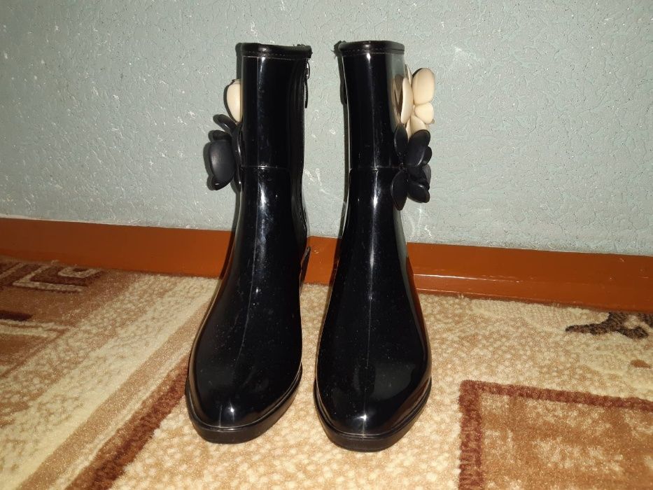 Резиновые сапоги