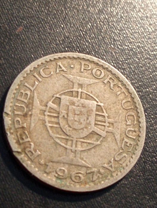 moeda de 2,5 escudos - Angola	1967	-Cupro Niquel - Bela MBC+*