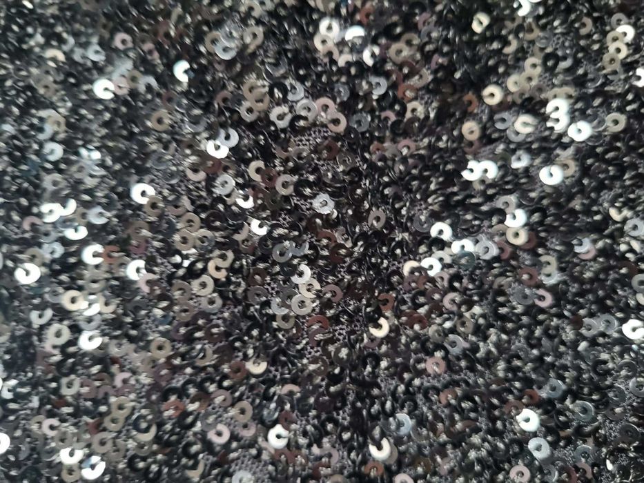 Міді, Спідниця в Паєтки