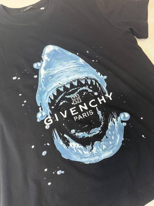 Футболка джіванші T-shirt Givenchy