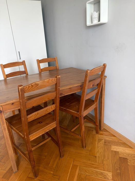 Stół i 4 krzesła