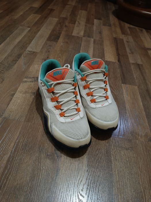 Кросівки  Nike Air Max TR 2K12