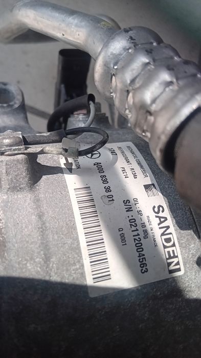 Mercedes w205 w212 pompa klimatyzacji z mocowaniem demontaż