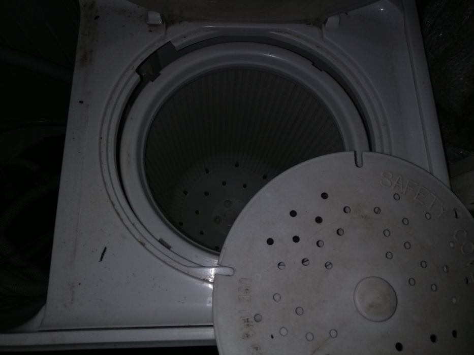 Продам стіральную машинку полу автомат