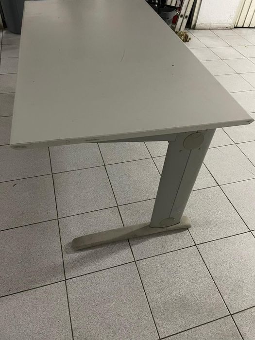 Secretária de ferro