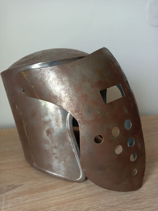 Hełm rycerski garnczkowy metalowy