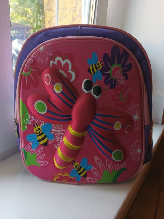 Отдам рюкзак для девочки