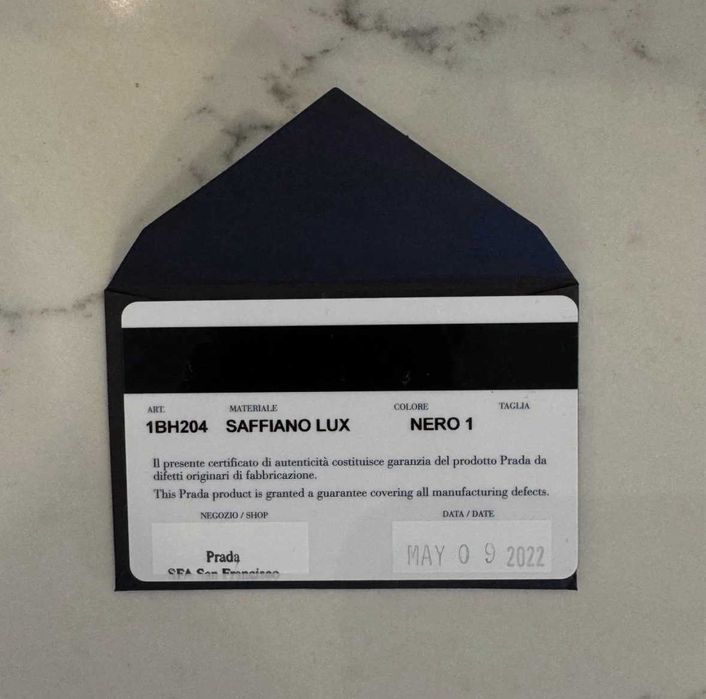 Bolsa de ombro Prada 2005 Reissue em pele Saffiano preta